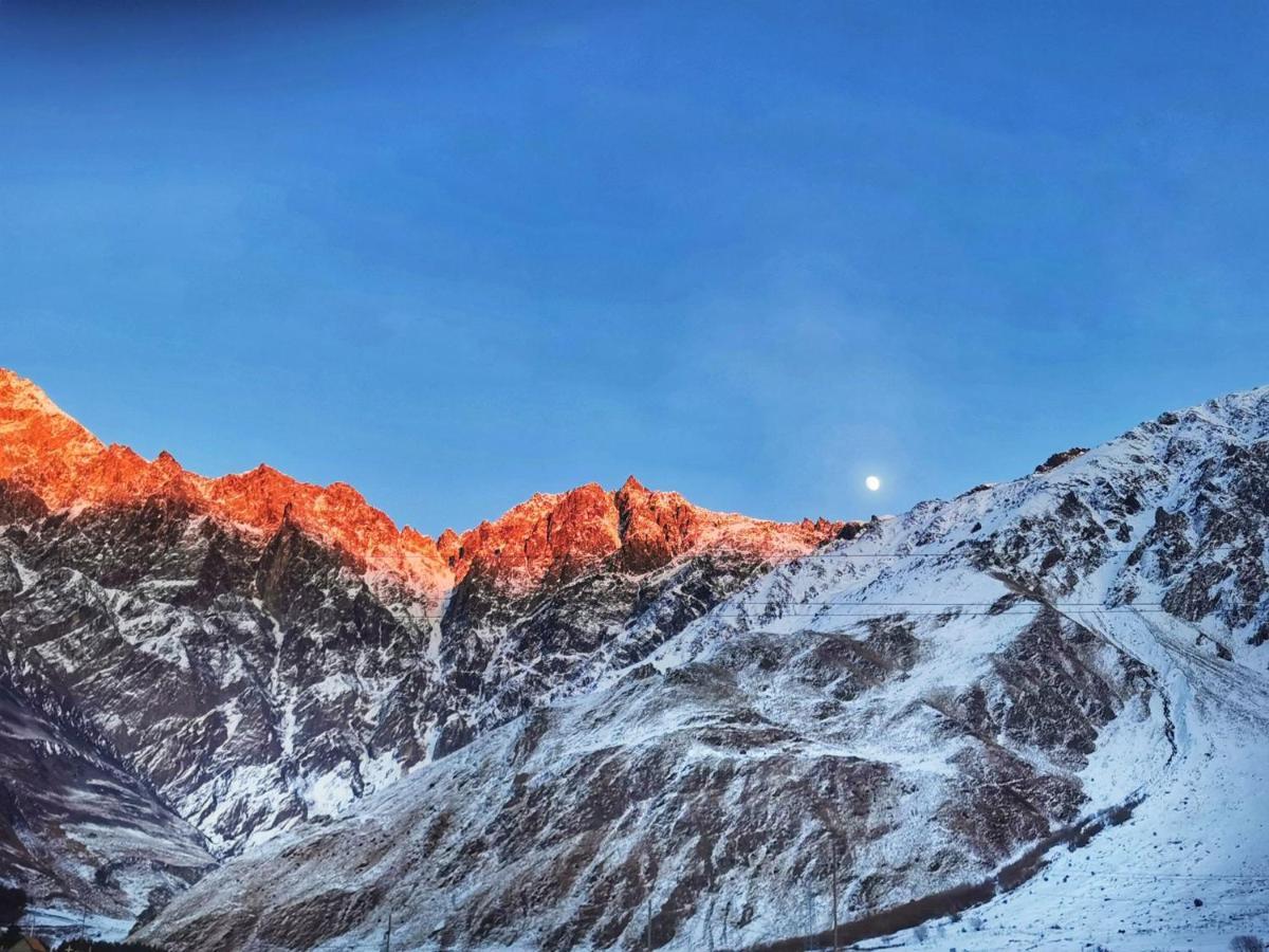 Hotel Diamond Kazbegi Buitenkant foto