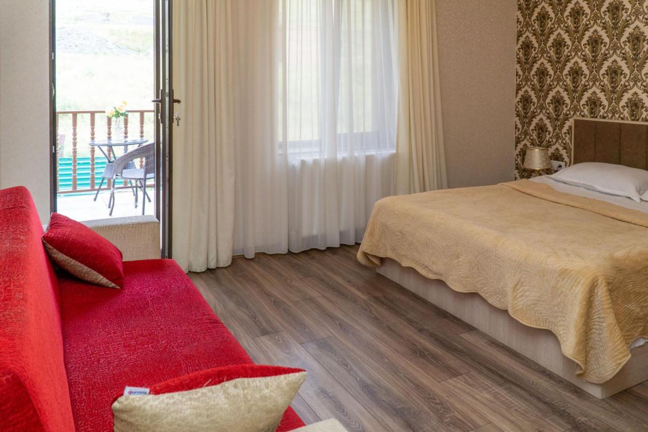 Hotel Diamond Kazbegi Buitenkant foto